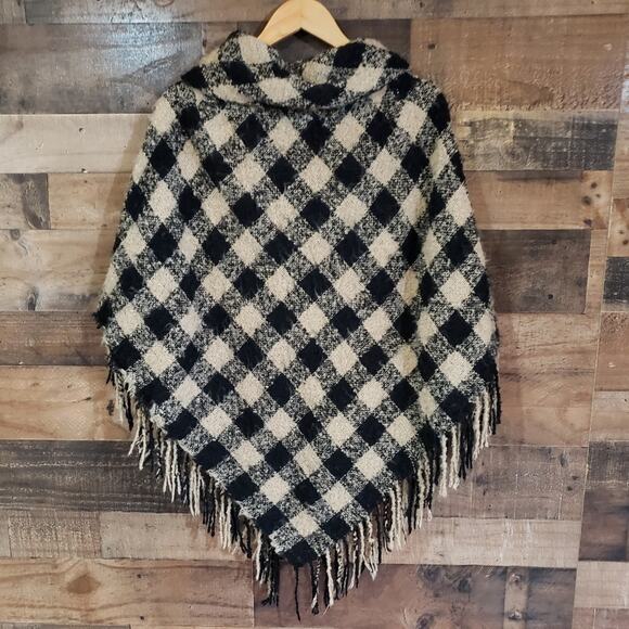 David & Young of New York fuzzy buffalo plaid cape sweater with fringe one size - Picture 2 of 8